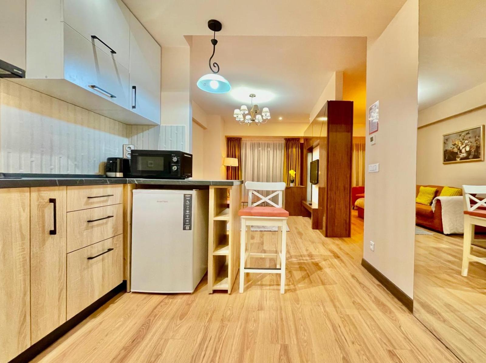 Royal Studio Apartment With A Perfect View - Yamaluxe Boekarest Buitenkant foto