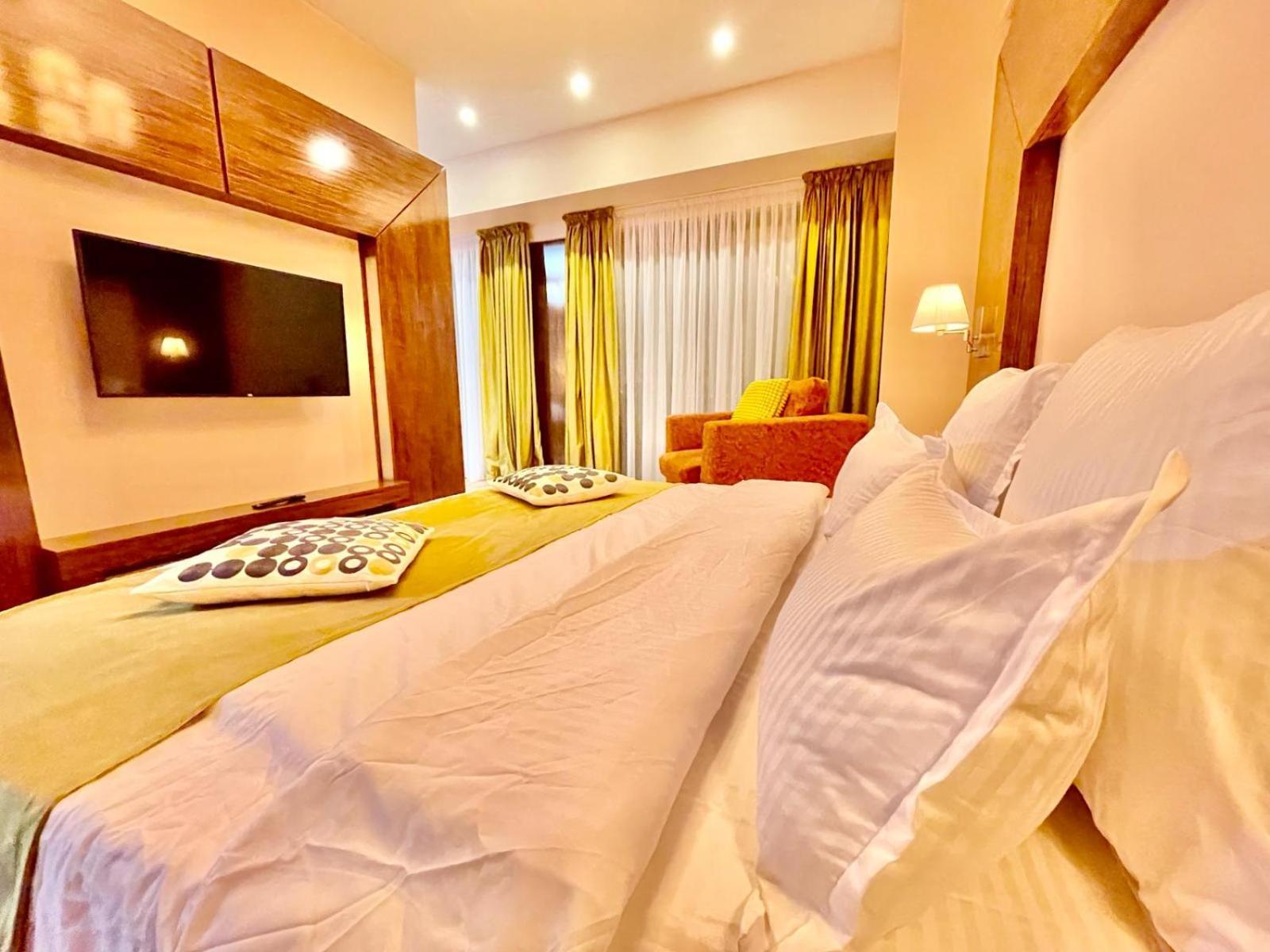 Royal Studio Apartment With A Perfect View - Yamaluxe Boekarest Buitenkant foto
