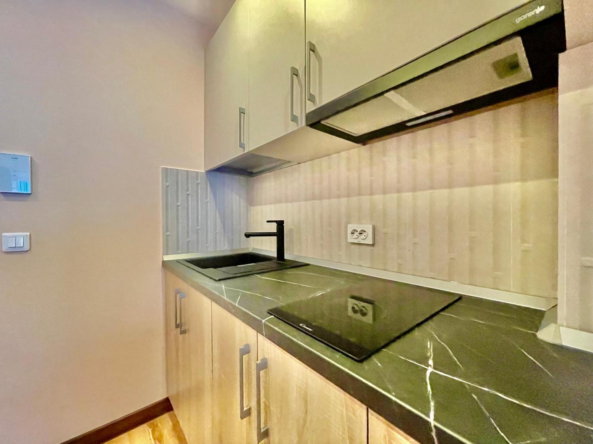 Royal Studio Apartment With A Perfect View - Yamaluxe Boekarest Buitenkant foto